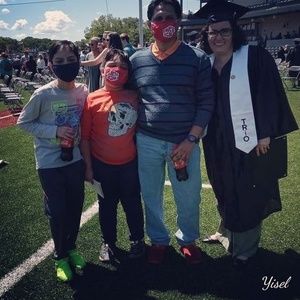 Meet your Posher, Yisel